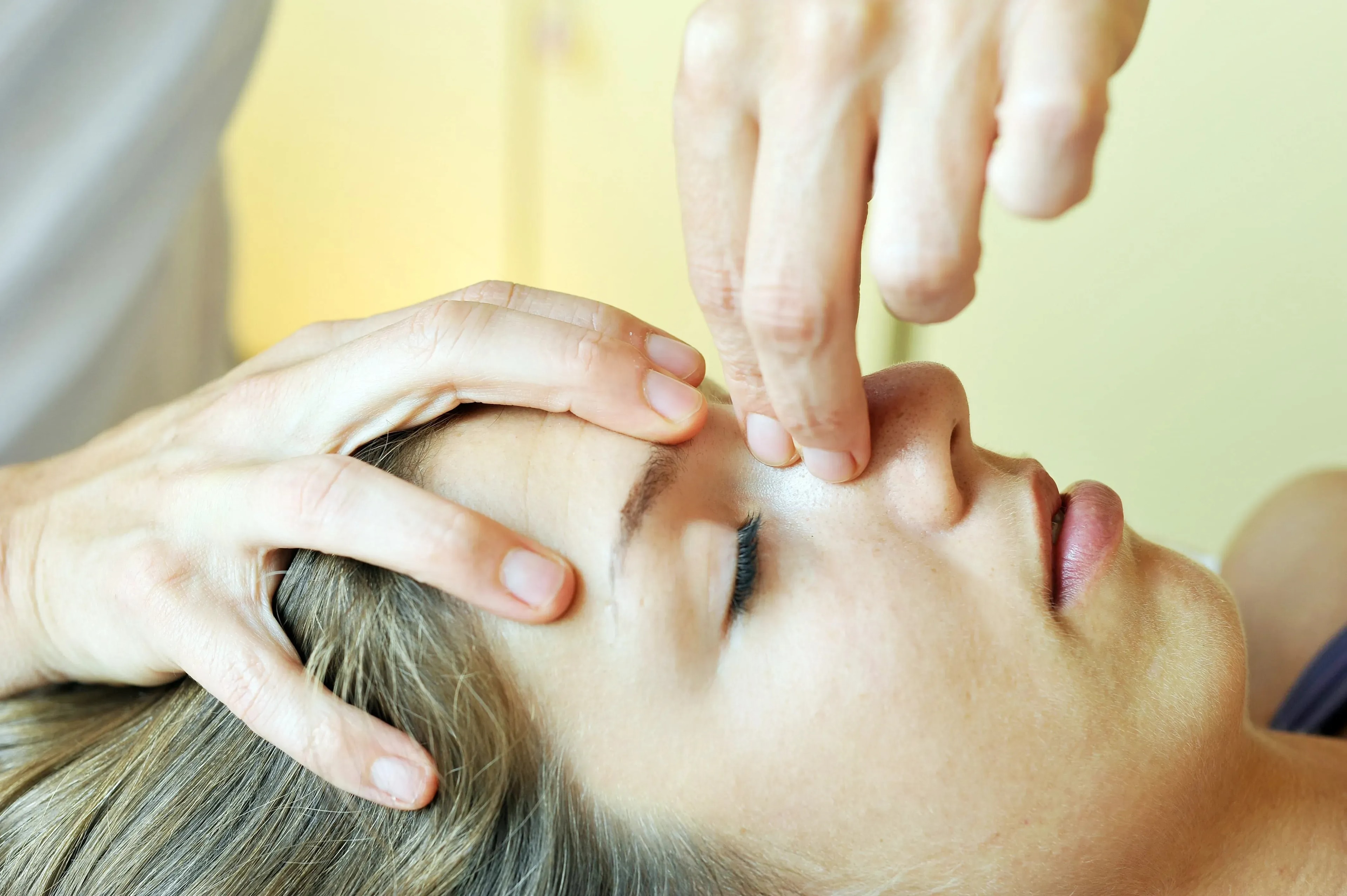 Cranio Sacral Balancing bei Verspannungen & Gelenkschmerzen – Behandlungen Nähe Ried im Innkreis